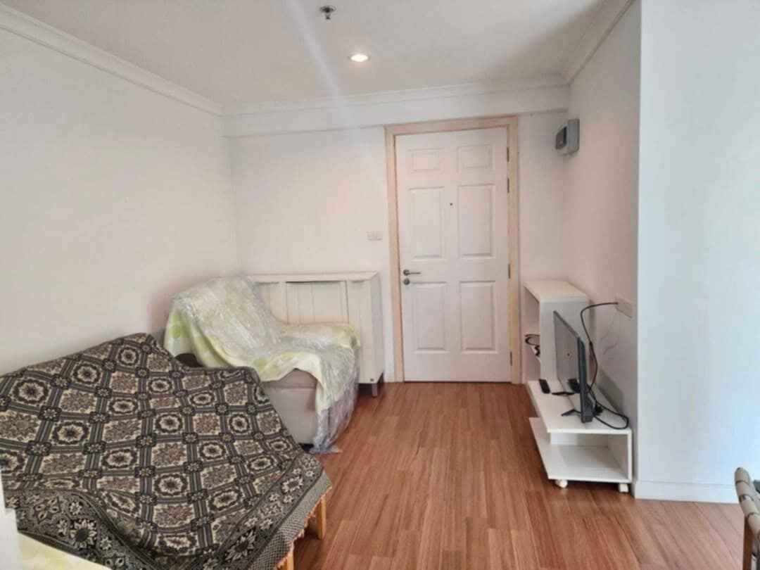 ลุมพินี สวีท ปิ่นเกล้า 