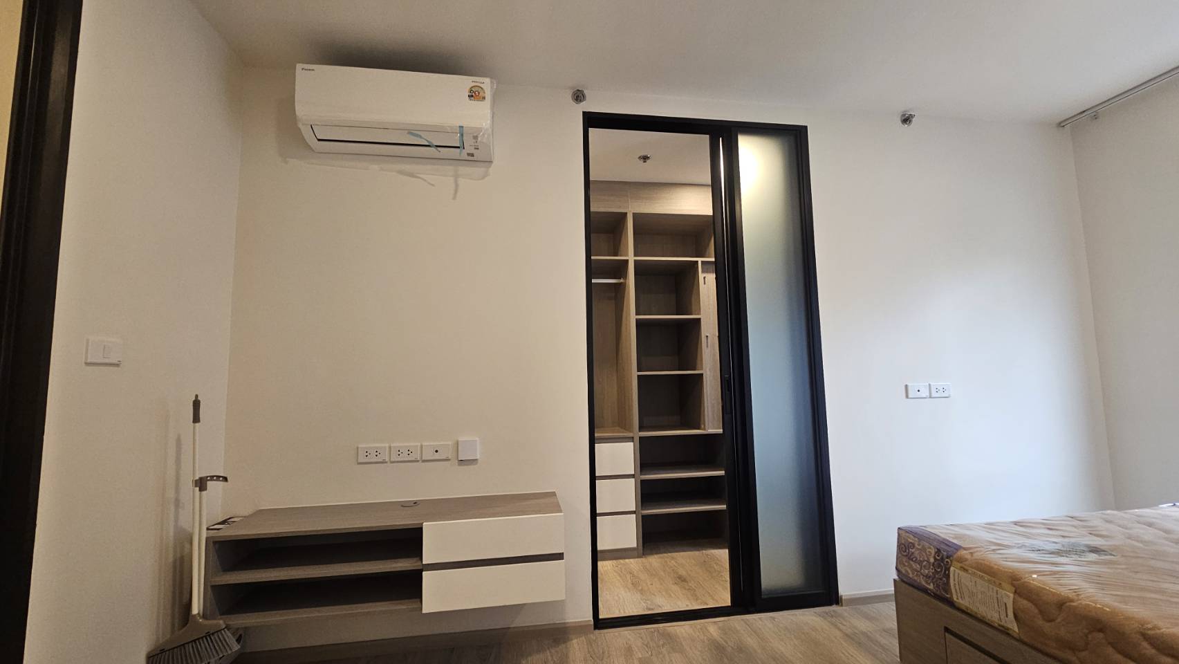 รูปภาพห้อง ออริจิ้น ปลั๊ก แอนด์ เพลย์ สิรินธร สเตชั่น