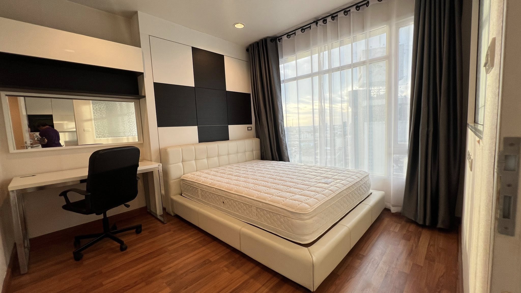 ไอวี่ เรสซิเดนส์ ปิ่นเกล้า