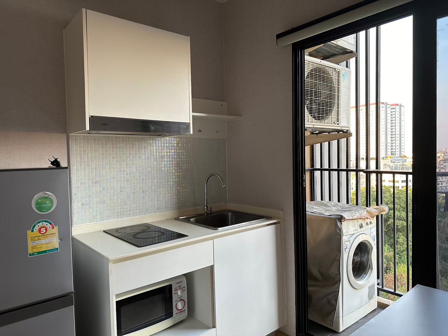 รูปภาพห้อง พลัมคอนโด ปิ่นเกล้า สเตชั่น