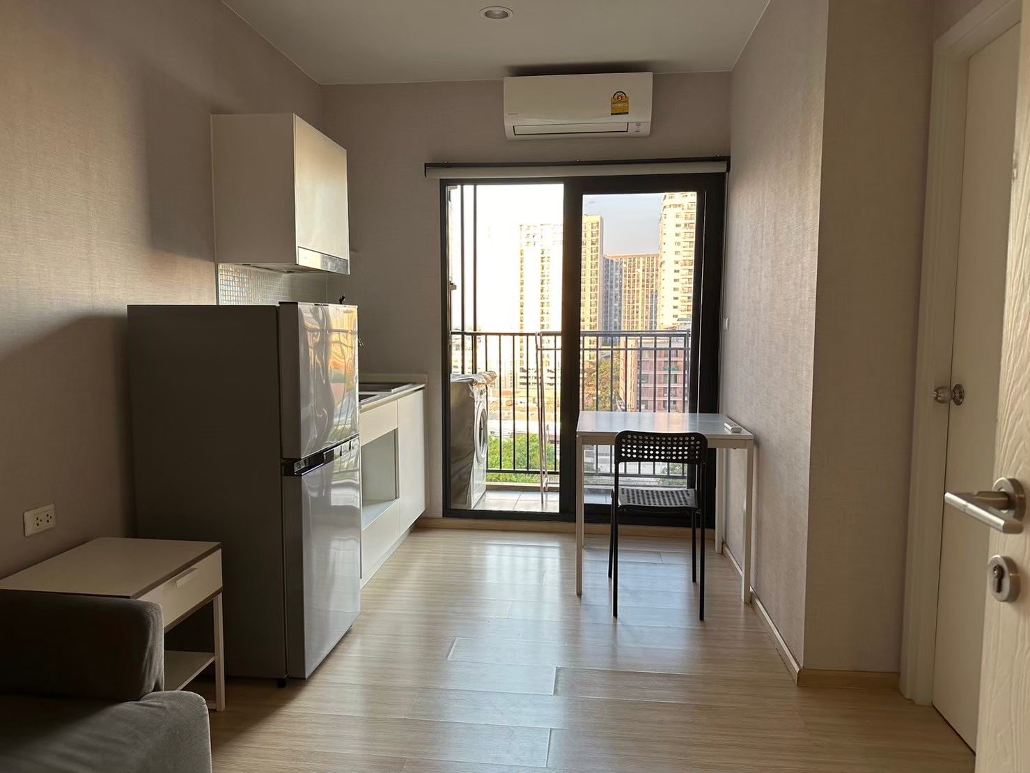 รูปภาพห้อง พลัมคอนโด ปิ่นเกล้า สเตชั่น