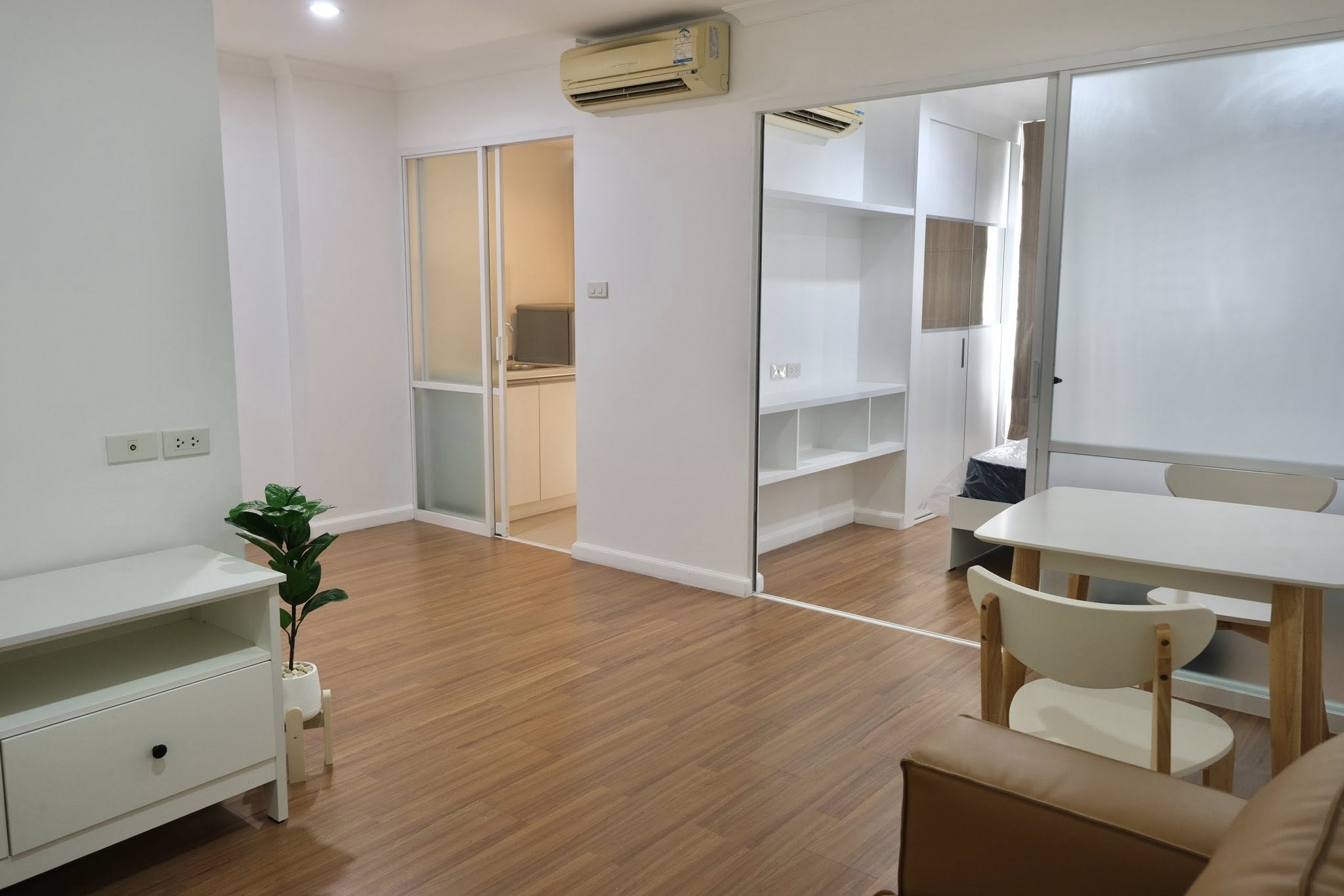 รูปภาพห้อง ลุมพินี สวีท ปิ่นเกล้า 