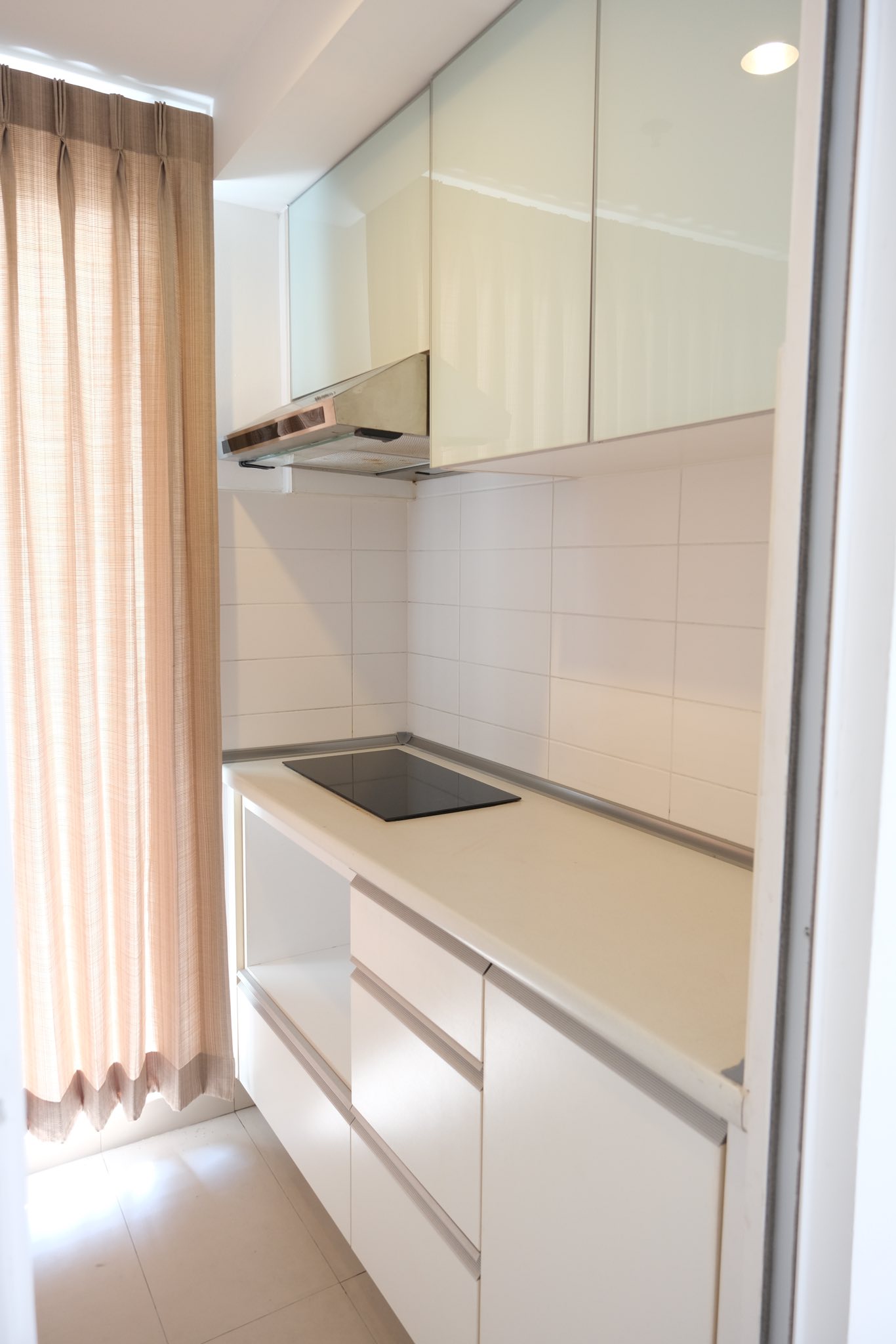 รูปภาพห้อง ลุมพินี สวีท ปิ่นเกล้า 