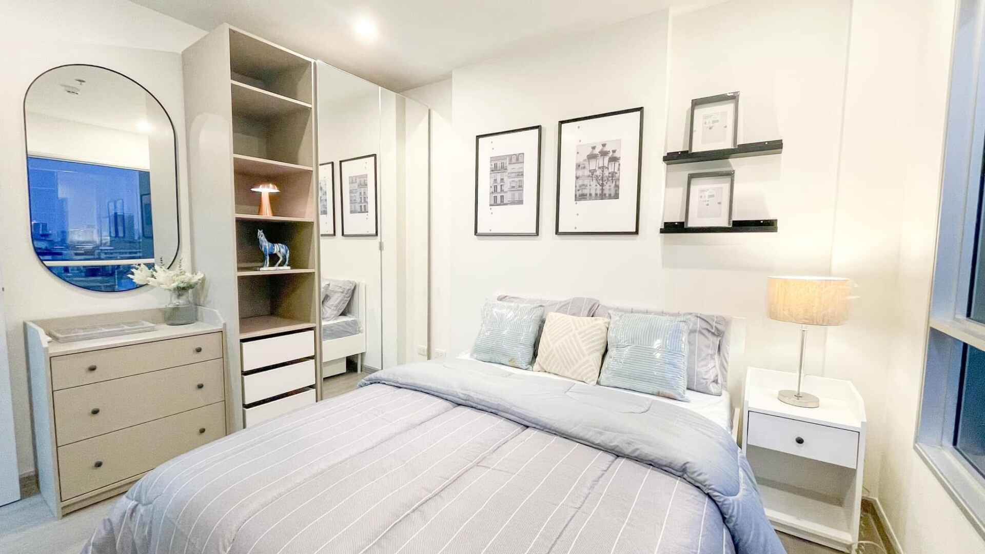 เดอะ เพรสซิเดนท์ จรัญ - แยกไฟฉาย สเตชั่น